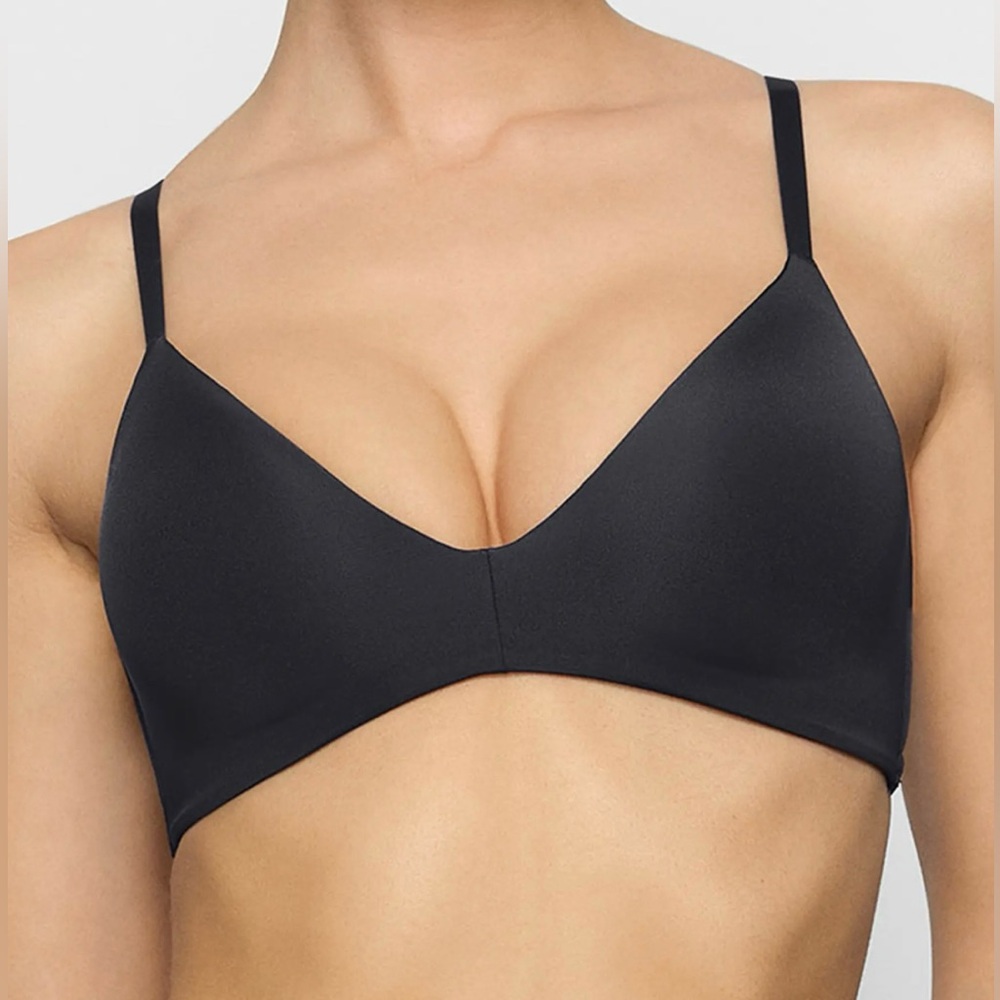 SKIMS *NWT Wireless Form T-Shirt BRA
